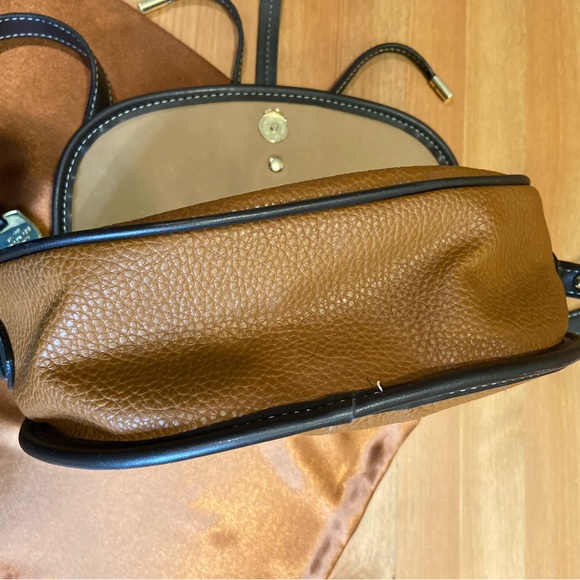 LONDON FOG TAN BAG WITH DARK BROWN TRIM - Picture 4 of 9